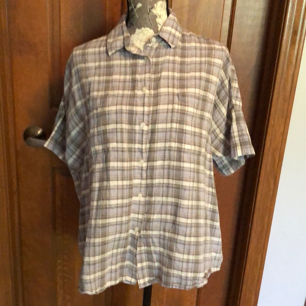 Madewell button-down, light tan and gray plaid, boxy, short-sleeve Courier shirt